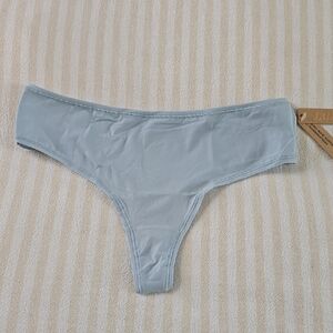 SKIMS Fits Everybody Thong Size:3X Sky